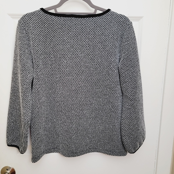 KARL LAGERFELD PARIS Tweed pearl and floral necklace details sweater - Picture 7 of 10